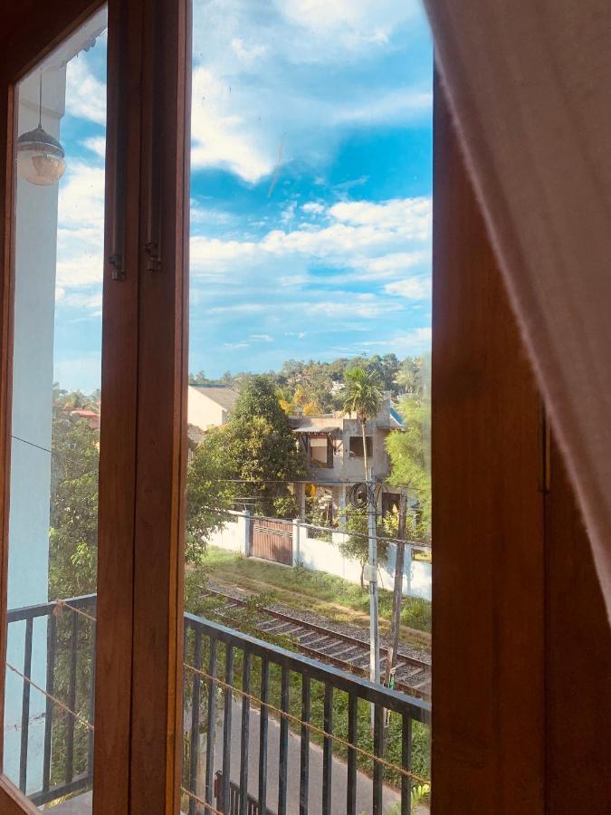 Jungle City Hostel Гале Екстериор снимка