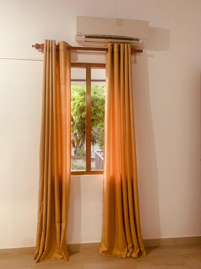 Jungle City Hostel Гале Екстериор снимка