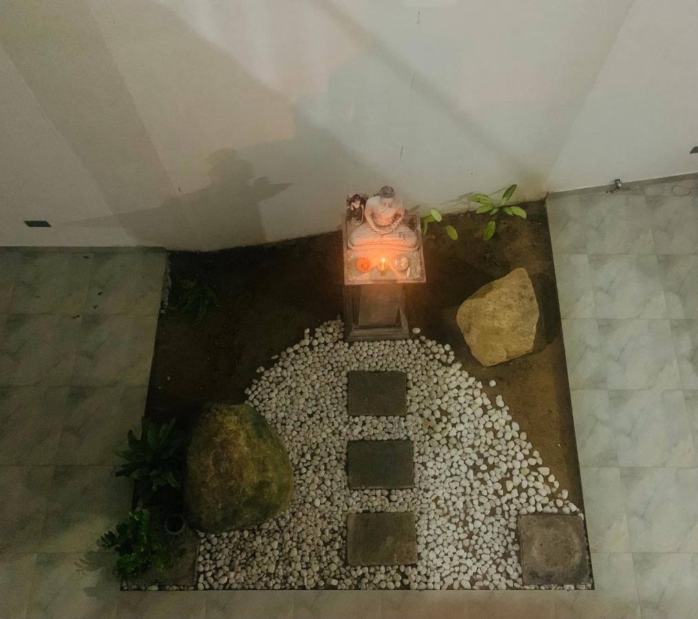 Jungle City Hostel Гале Екстериор снимка