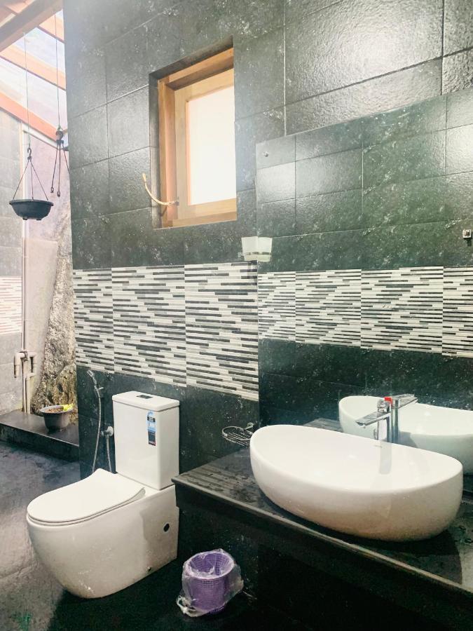 Jungle City Hostel Гале Екстериор снимка