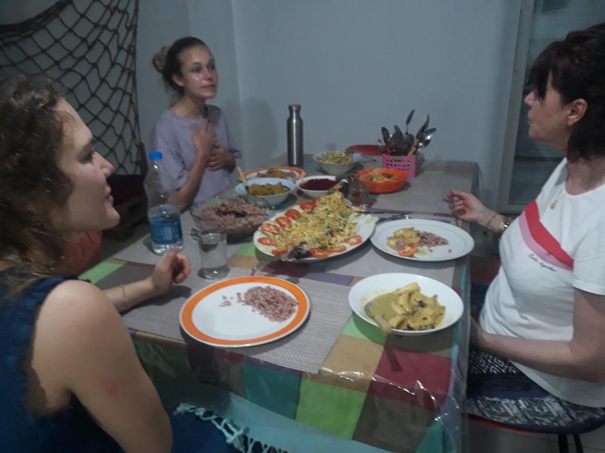 Jungle City Hostel Гале Екстериор снимка